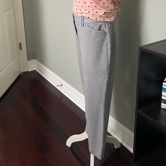 Gray Cropped Pants - Picture 4 of 4